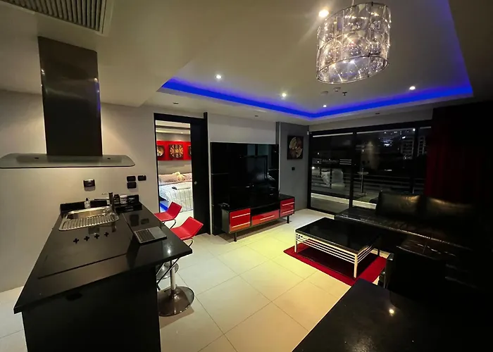 306 Promotion Modern 1 Bedroom Apartment In Bangla Road Patong Beach With Private Jacuzzi & Roof Top Pool